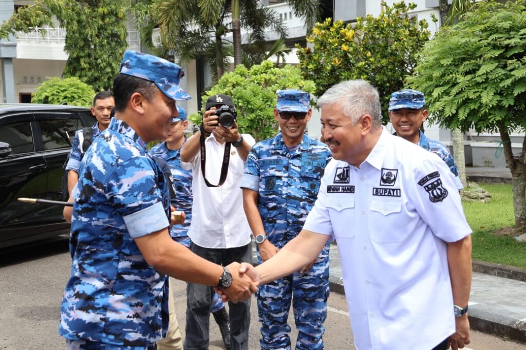 Bupati A.Irwan Hamid.S.Sos Terima Kunjungan Komandan Lanud Sultan Hasanuddin