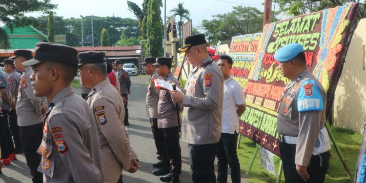 Kapolres Pinrang Sidak Apel Pagi, Pastikan Disiplin Personel Terjaga