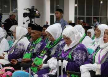 Wakil Bupati Pinrang Sudirman Bungi Melepas 368 Orang Jamaah Calon Haji