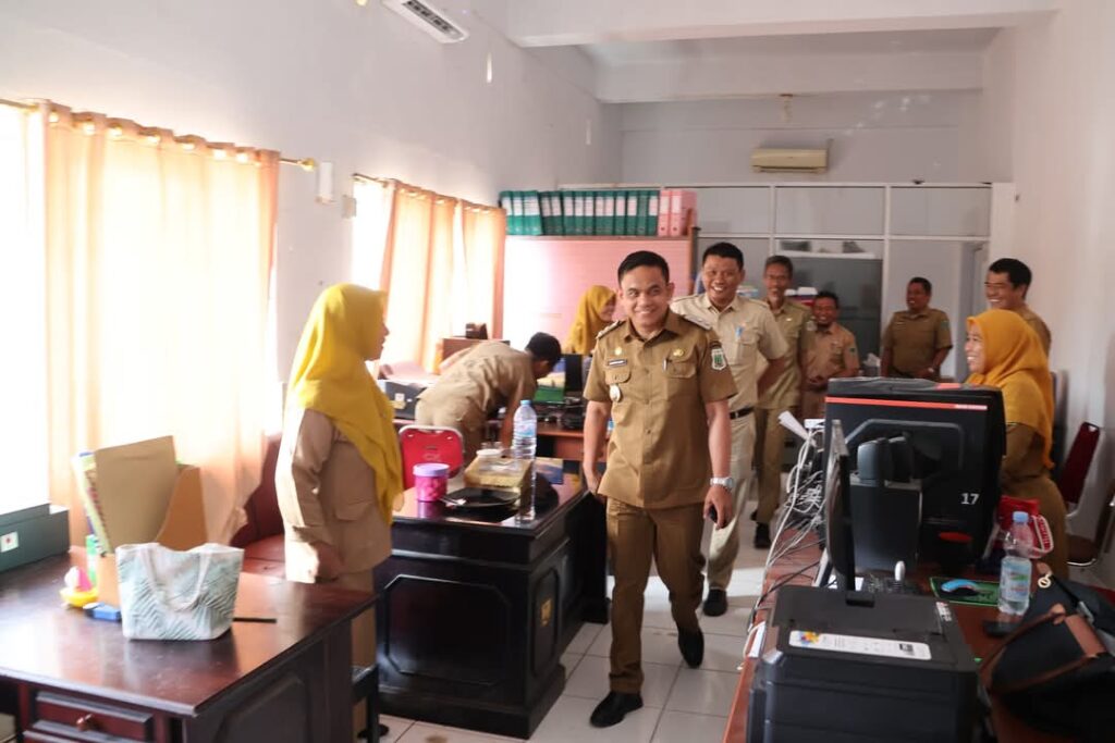 Wabup Pinrang Sudirman Bungi. S.IP.M.Si Sidak 2 OPD