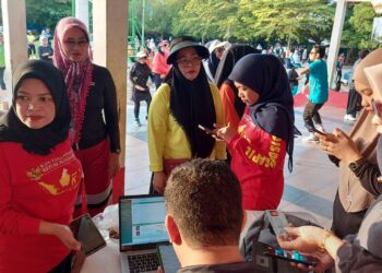 ‎Disdukcapil Pinrang Semakin Dekat! Layanan IKD Hadir di Tengah Masyarakat Saat Senam Sehat