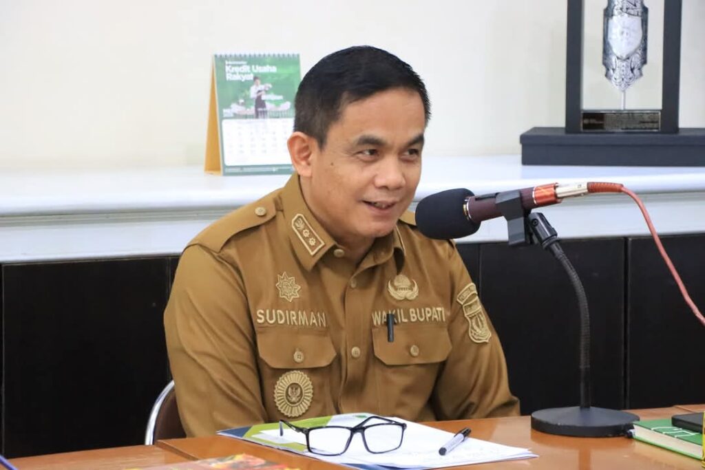 Wakil Bupati Pinrang, Sudirman Bungi, S.IP, M.Si memimpin langsung kegiatan Case Conference Perlindungan Khusus Anak