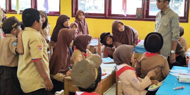 ‎Kepala Dinas Pendidikan dan Kebudayaan Kunjungi Sekolah di Kecamatan Lembang Pinrang Bagian Utara