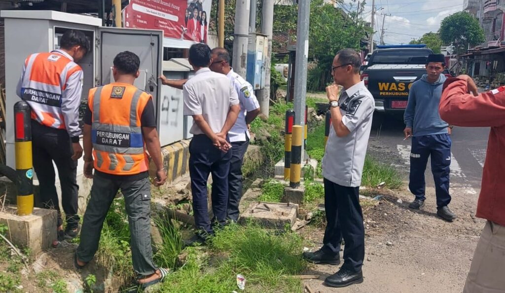 Gerak Cepat Dinas Perhubungan dan Pertanahan Atasi Keluahan Masyarakat Terkait Lampu Lalu lintas