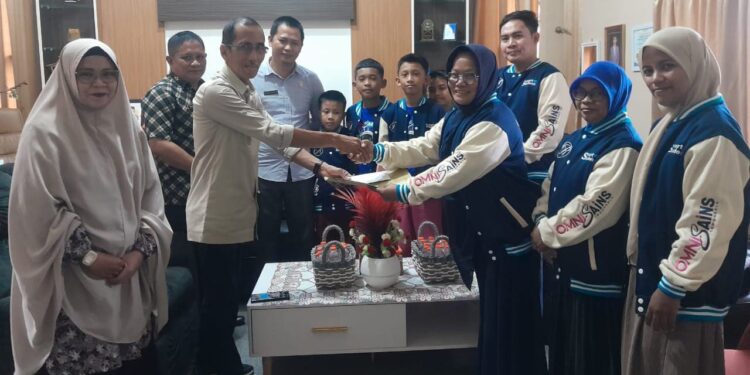 ‎Empat Putra  Kecamatan Lembang Wakili Sulsel di Omni Sains Indonesia Kadisdik Pinrang Beri Semangat