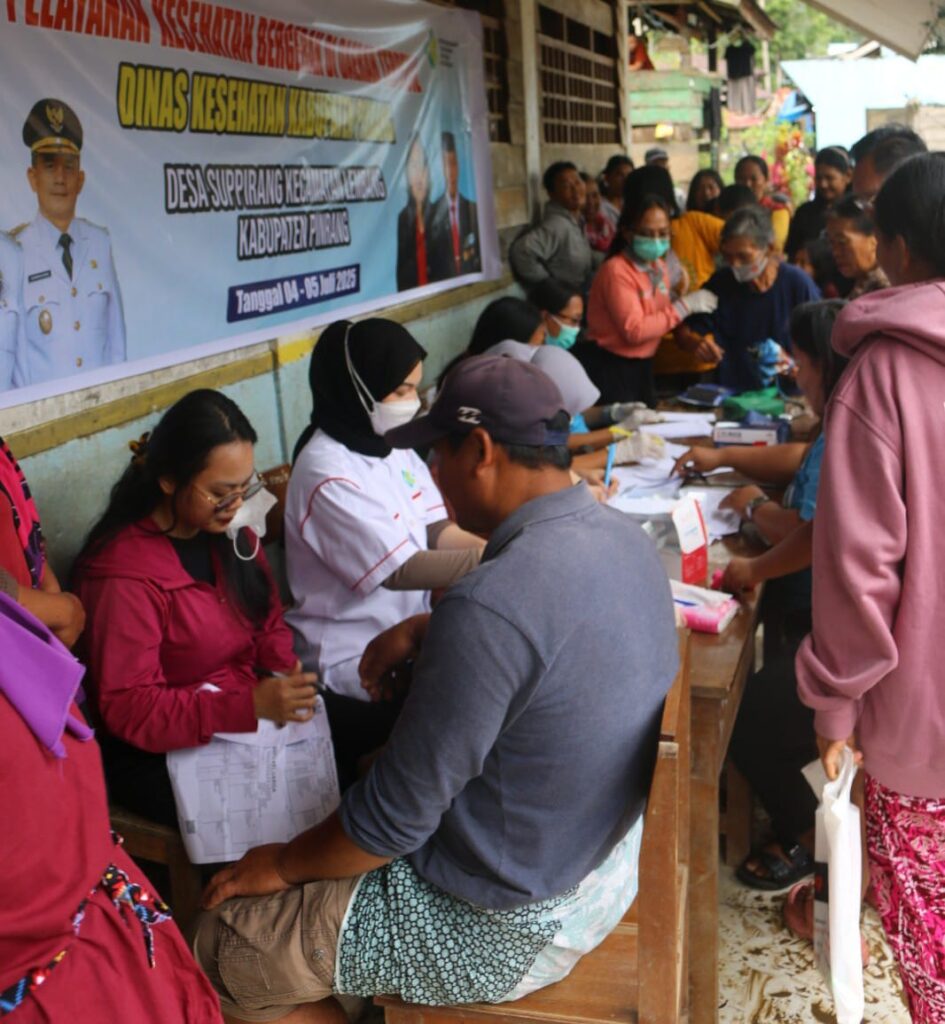 Dinkes Pinrang Terobos Pelosok: Layanan Kesehatan Bergerak Hadir di Desa Suppirang, 56 Anak Disunat Massal!