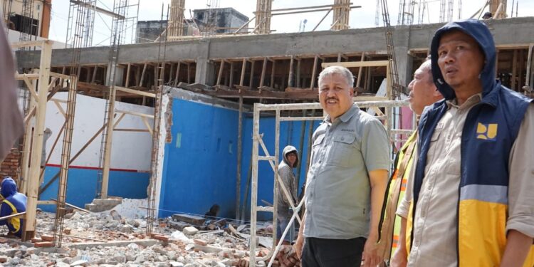 Tinjau Puskesmas, Bupati Pinrang Ingatkan Pentingnya Kualitas dan Ketepatan Waktu Proyek