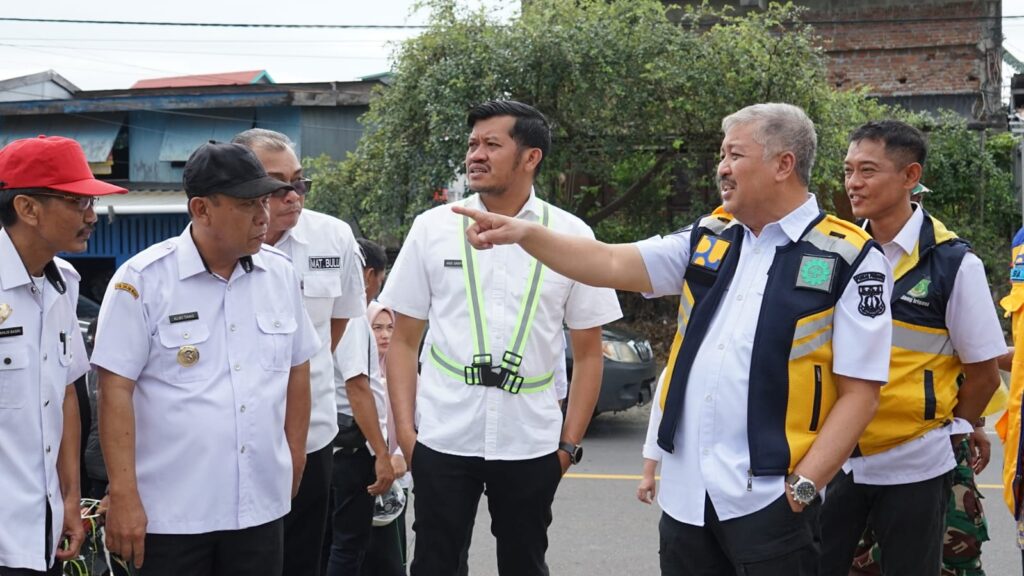 Bupati Irwan Hamid Pantau Langsung Proyek Penggalian Sedimentasi Irigasi Desa Pananrang-Polewali