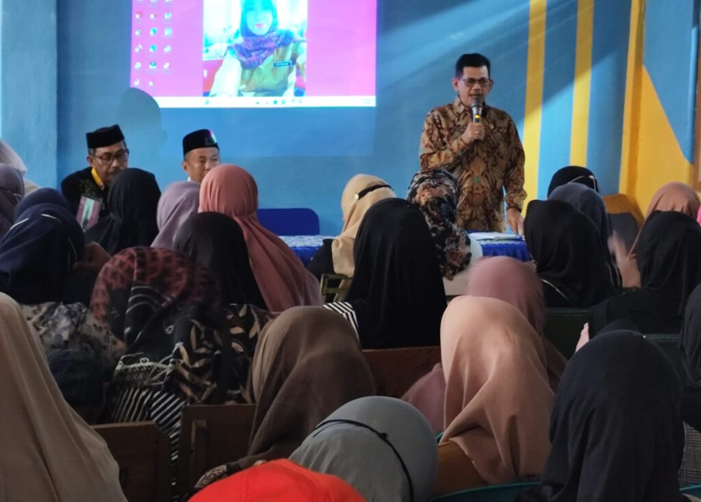 Antusiasme Berganda di UPT SMPN 1 Duampanua: Orang Tua Serukan Disiplin dan Karakter Unggul untuk Siswa Baru 