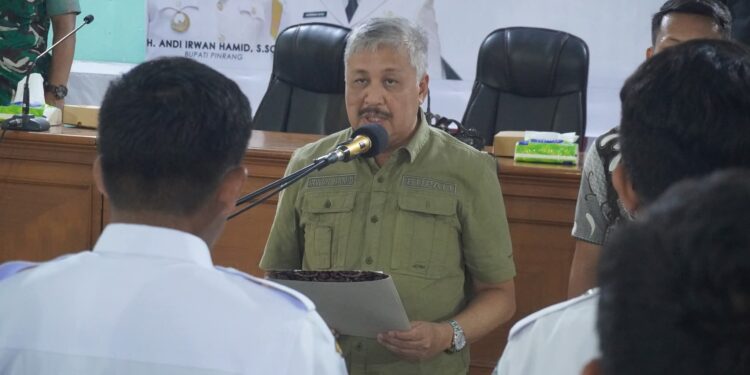 Bupati Pinrang Kukuhkan Karang Taruna Kecamatan: Pemuda Mitra Strategis Pembangunan