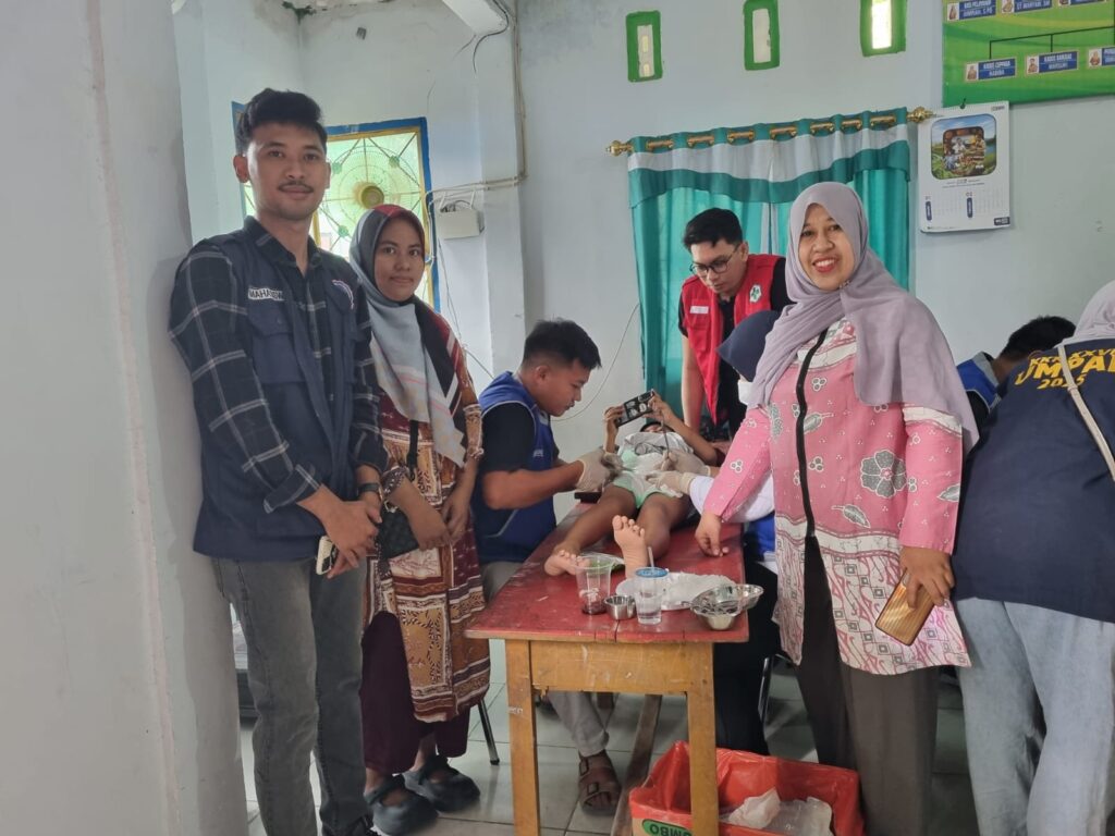Peringatan HUT RI ke-80: KKN Umpar dan RSUD Madising Beri Kado Kesehatan Gratis untuk Pelajar Pinrang!