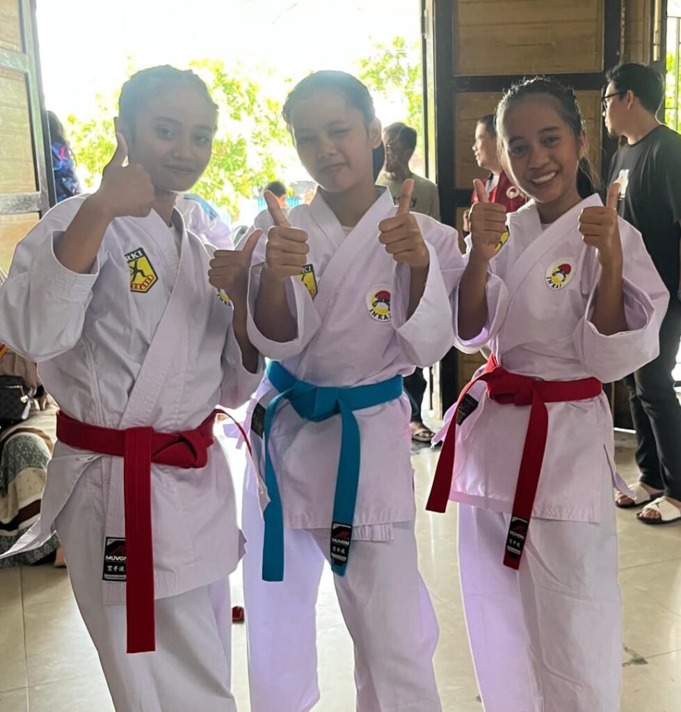 GANDA EMAS & PERAK! Tiga Jawara Karate SMPN 1 Patampanua Sabet Prestasi Gemilang di Kejuaraan Ranting INKAI Pinrang