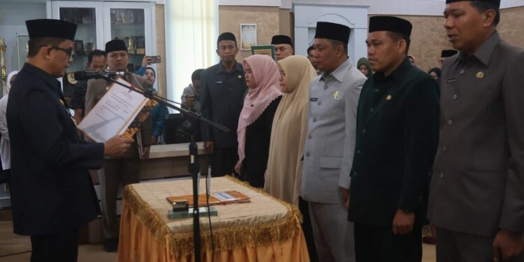 Pinrang Bergerak Dinamis: 5 Pejabat Baru Dilantik, Siap Genjot Kualitas Pelayanan Publik!