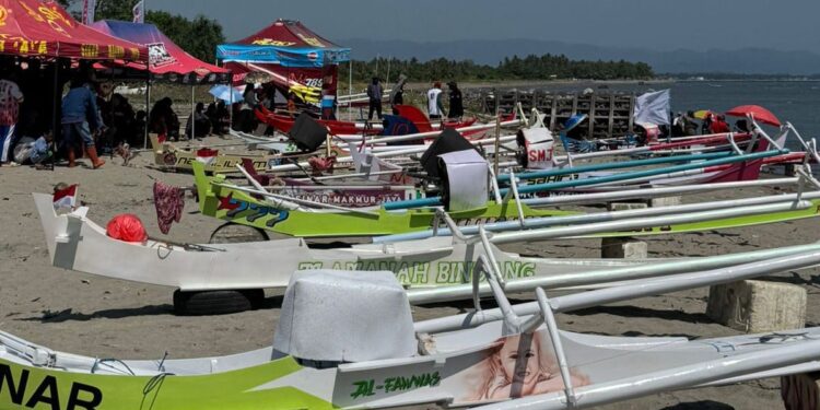 Pinrang Gempar! Katinting Race Sumpang Saddang: Pacu Adrenalin, Dongkrak Wisata!