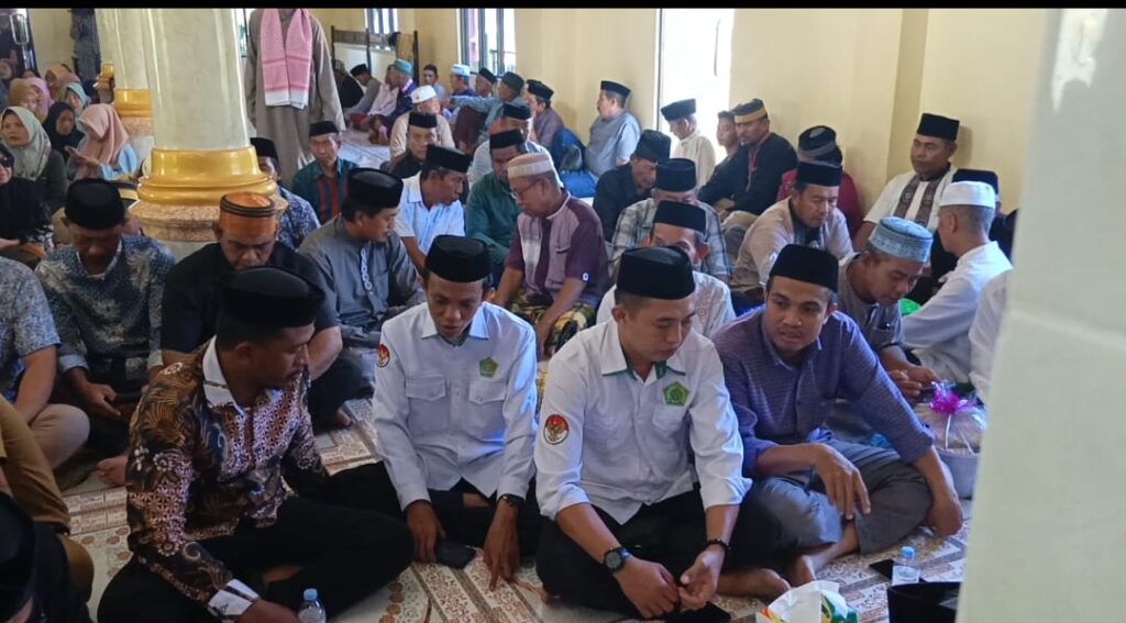 Bittoeng Penuh Semangat Maulid: Ribuan Warga Padati Masjid, Rebutan Telur Jadi Magnet!