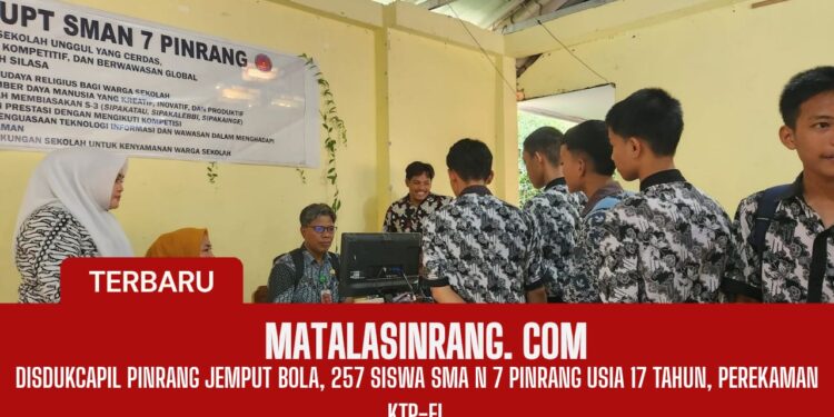 ‎Jemput Bola Disdukcapil Pinrang: 257 Siswa SMAN 7 Langsung Punya KTP, Tak Perlu Antri!
