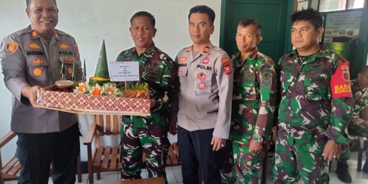 ‎Solidaritas Duampanua: Polisi ‘Serbu’ Markas Koramil Rayakan Ulang Tahun TNI