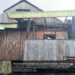 ‎Badai Angin dan Hujan Deras,Hantam Kelurahan Bittoeng, Atap Rumah Warga Betebaran di Jalan Nasional