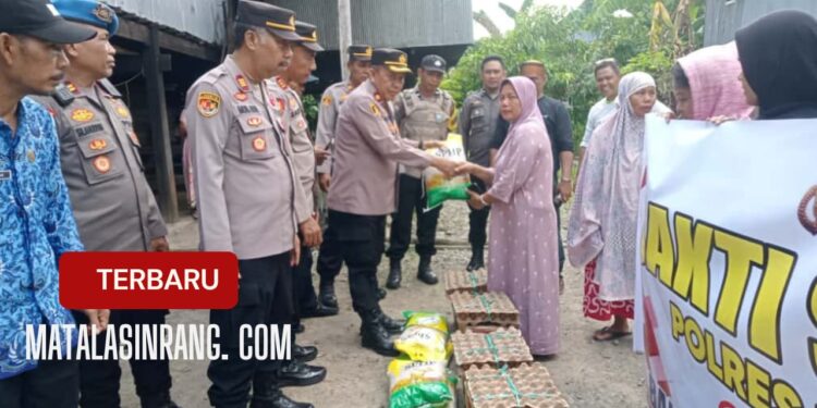 Polres Pinrang Turun Tangan, Bantu Korban Angin Kencang Duampanua