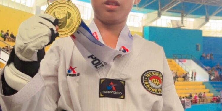 Bocah SD 147 Pinrang Sabet Emas Taekwondo di Poltek Cup 2025, Ukir Sejarah!