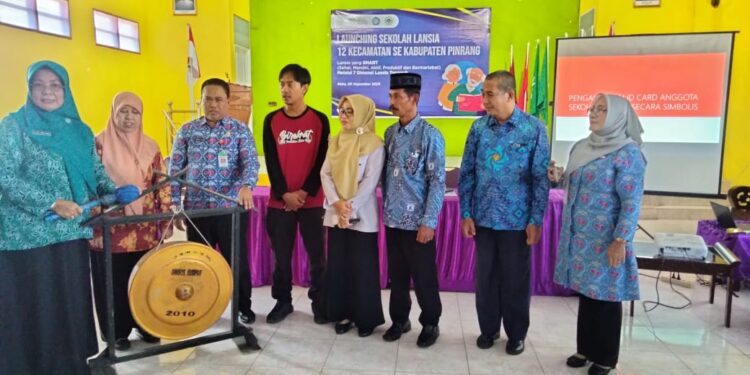 ‎Masa Tua SMART, Pinrang Melangkah! Sekolah Lansia Resmi Hadir di 12 Kecamatan