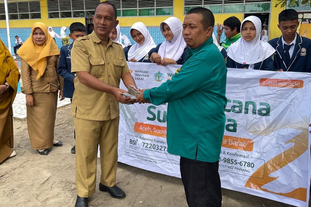 UPT SMPN I Patampanua Salurkan Bantuan Tunai Bencana Sumatera 