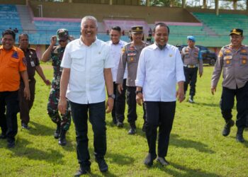 Gubernur Sulsel Tinjau Korban Puting Beliung dan Serahkan Bantuan Tunai