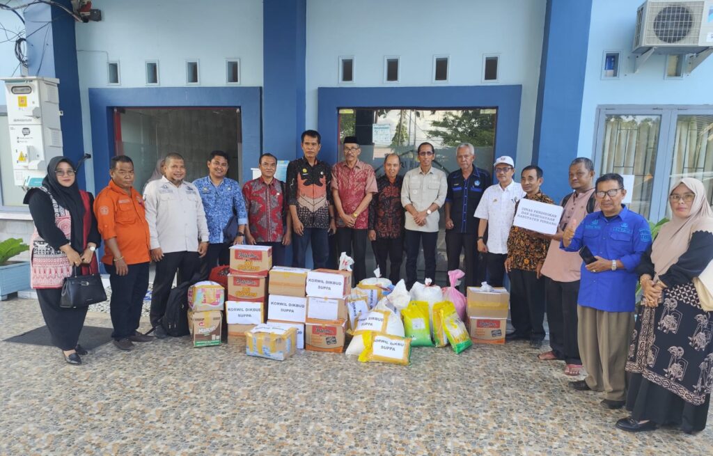 Disdikbud Pinrang Salurkan Bantuan untuk Warga dan Lima Guru Korban Puting Beliung di Lanrisang