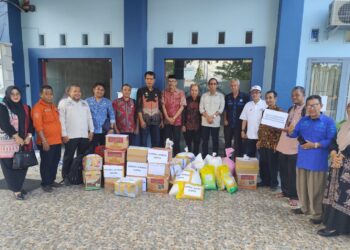 ‎Disdikbud Pinrang Salurkan Bantuan untuk Warga dan Lima Guru Korban Puting Beliung di Lanrisang