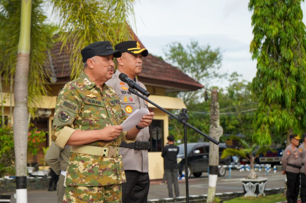 Bupati Pinrang Pimpin Apel Pengamanan Malam Tahun Baru, Tekankan Sinergi demi Keamanan Warga