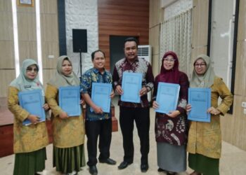81 Guru PLT di Pinrang Resmi Terima SK Kepala Sekolah Definitif