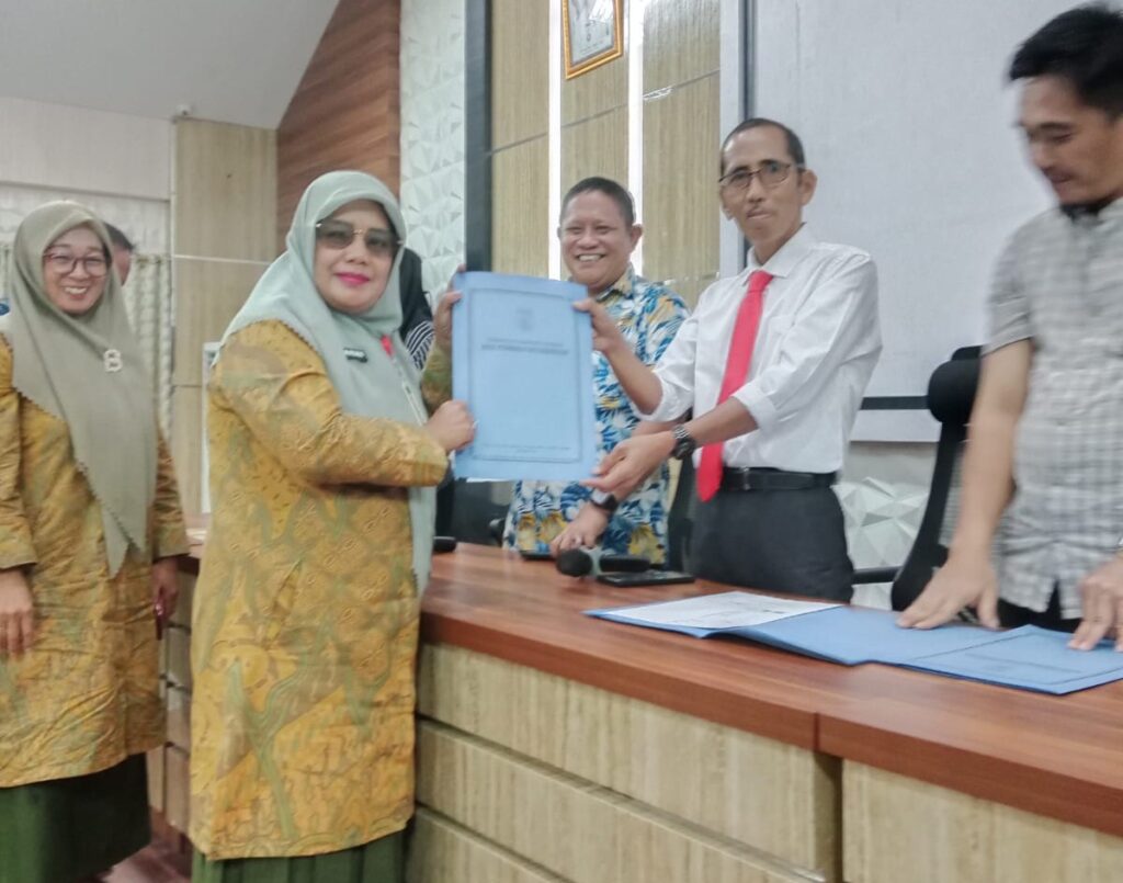 81 Guru PLT di Pinrang Resmi Terima SK Kepala Sekolah Definitif