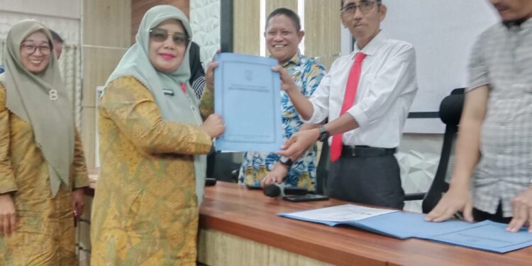 81 Guru PLT di Pinrang Resmi Terima SK Kepala Sekolah Definitif