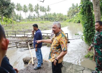 Hujan Deras Rusak Jembatan Karajo, Aktivitas Warga Terganggu, Pemkab Pinrang Bergerak Cepat