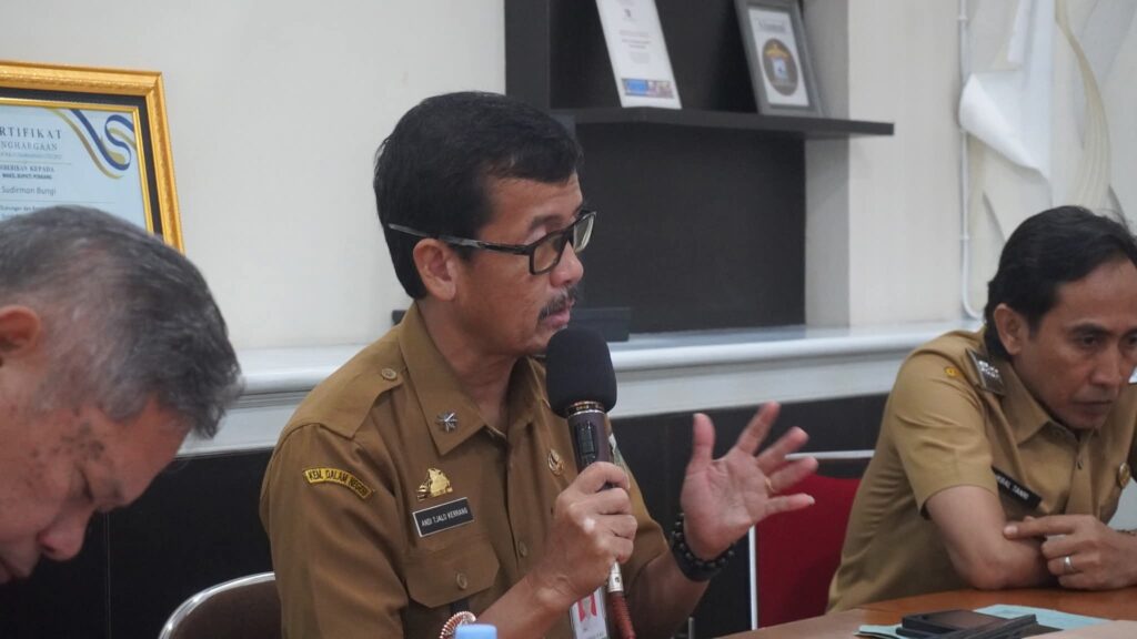 Sekda Pinrang Pimpin Rapat Persiapan Penertiban Pedagang Kaki Lima ( PKL)
