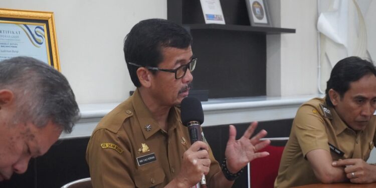 ‎Sekda Pinrang Pimpin Rapat Persiapan Penertiban Pedagang Kaki Lima ( PKL)