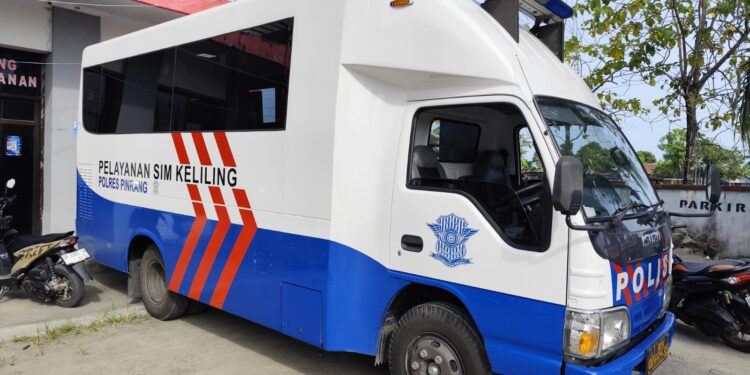 ‎Pelayanan Prima Satlantas Polres Pinrang, SIM Keliling Ringankan Warga Duampanua ‎