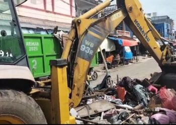 Pasar Sentral Pinrang Dibersihkan Total, 17 Truk Sampah Diangkut