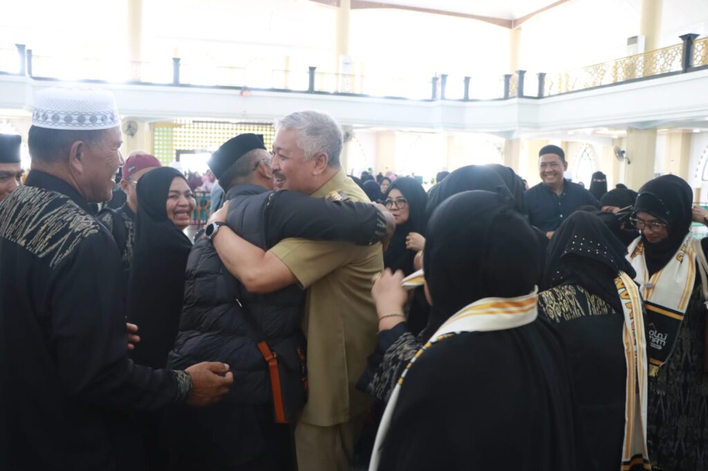 147 Jamaah Umrah Pinrang Dilepas di Ramadan, Bupati Tekankan Kekompakan dan Kesehatan