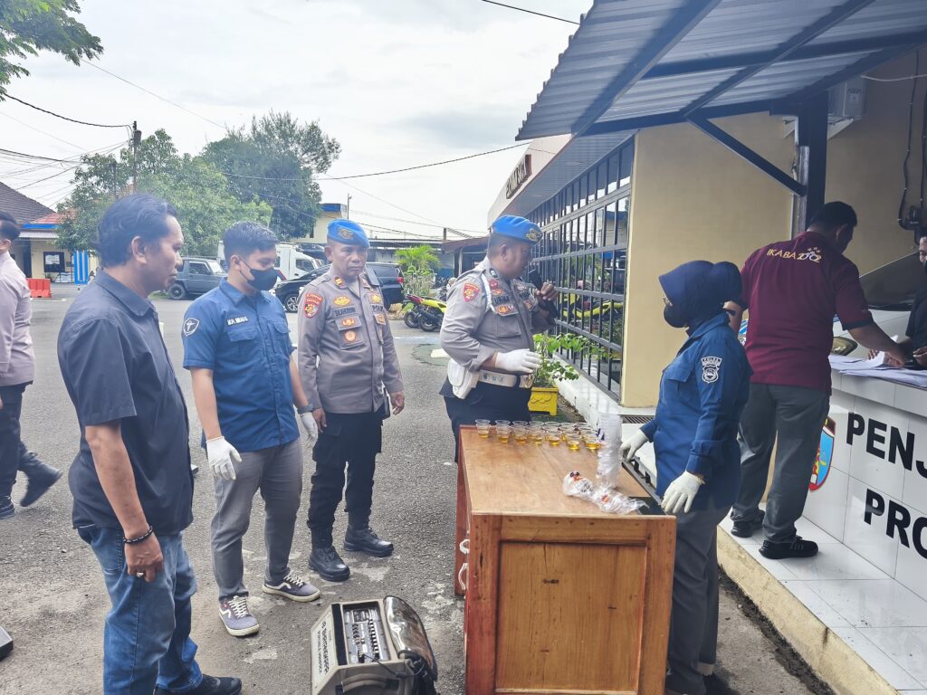 Polres Pinrang Tes Urine Personel, Tegaskan Komitmen Bersih Narkoba