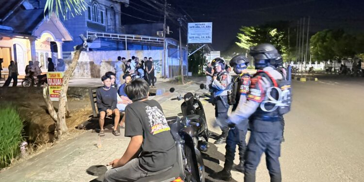 Kapolres Pinrang Pimpin Patroli Malam, Tekan Balap Liar dan Kejahatan Jalanan