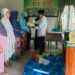 Puluhan Warga Terima Zakat Fitrah di KUA Duampanua, Prioritas Fakir dan Miskin