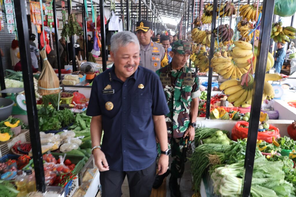 Bupati Pinrang Pantau Harga dan Stok Pangan Jelang Idul Fitri