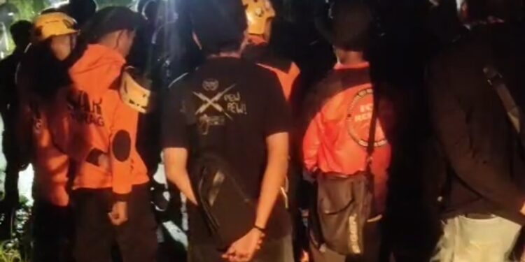Aiptu Terseret Arus Sungai di Lembang, Kapolres Pinrang Pimpin Pencarian
