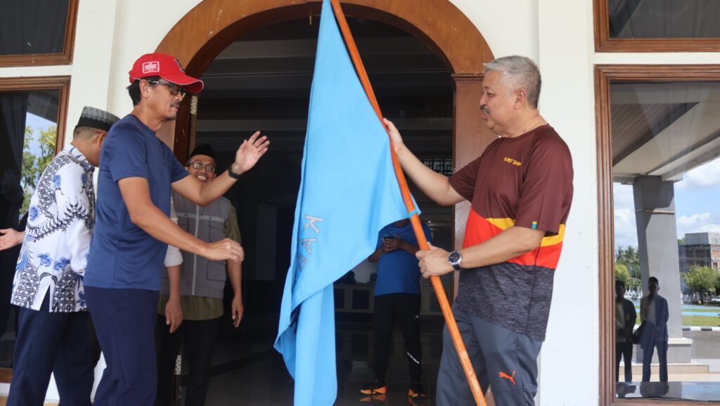 Bupati Irwan Lepas Kafilah MTQ, Pinrang Bidik Prestasi