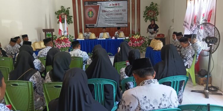 Evaluasi dan Susun Program Baru, PGRI Lembang Gelar Konferensi Kerja I