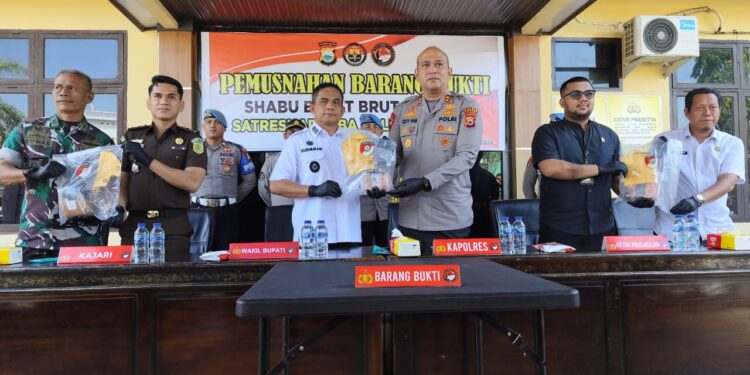Musnahkan 3,2 Kg Sabu, Polres Pinrang Tegaskan Perang Tanpa Kompromi