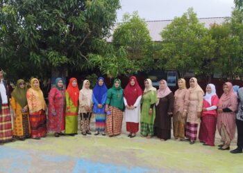 Hardiknas di UPT SDN 296 Pinrang Berbalut Adat Bugis