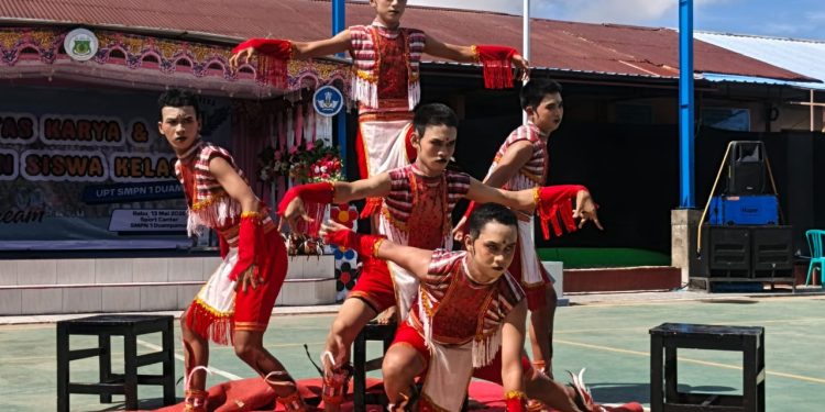 Pentas Karya SMPN 1 Duampanua Dorong Siswa Raih Mimpi