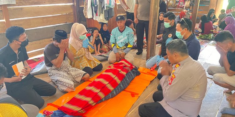 Diduga Bunuh Diri, Pria di Lampa Toa Tewas dengan Luka Tusuk di Leher